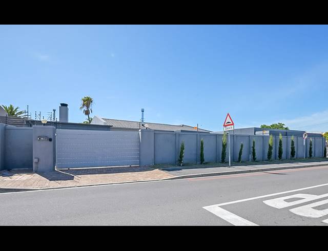 5 BEDROOM FREESTANDING FOR SALE IN BLOUBERG RISE